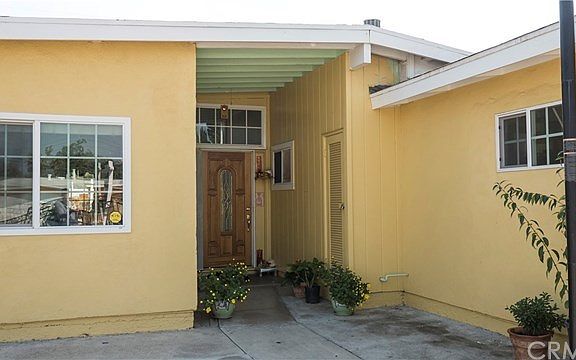 3rd image of 532 N Siesta Ave