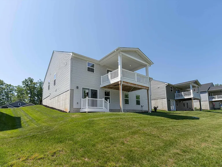 93 Archer Dr — Photo 4