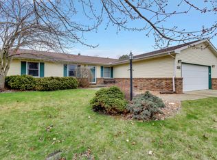607 Bellerieve Dr, Champaign, IL