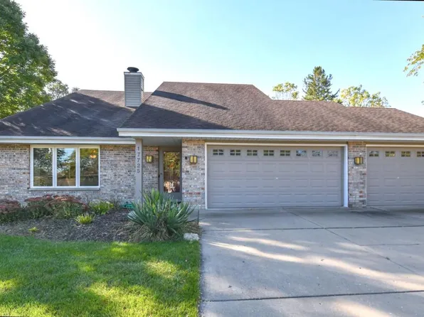 17725 Bolter LANE, Brookfield, WI 53045