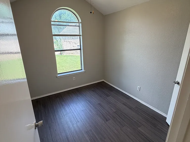 222 Lydia Cir — Photo 7
