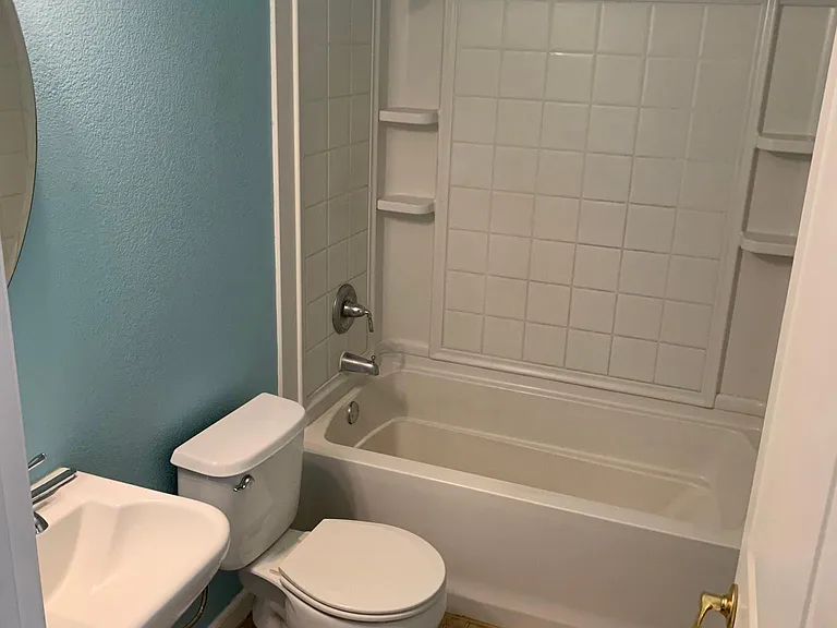 1360 Shady Ln #2 — Photo 10