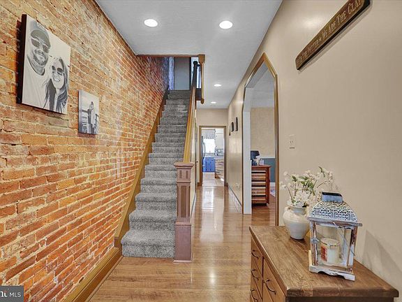 5th image of 204 E High St