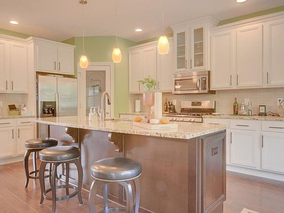 Another great view of the gourmet kitchen!