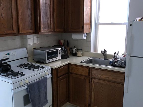 5th image of 1620 W Beach Ave #1F
