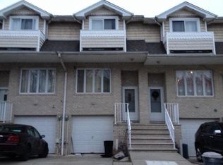 29 Navigator Ct, Staten Island, NY 10309