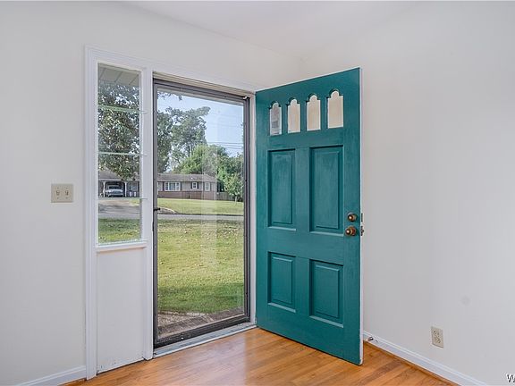 3rd image of 3622 7th St E