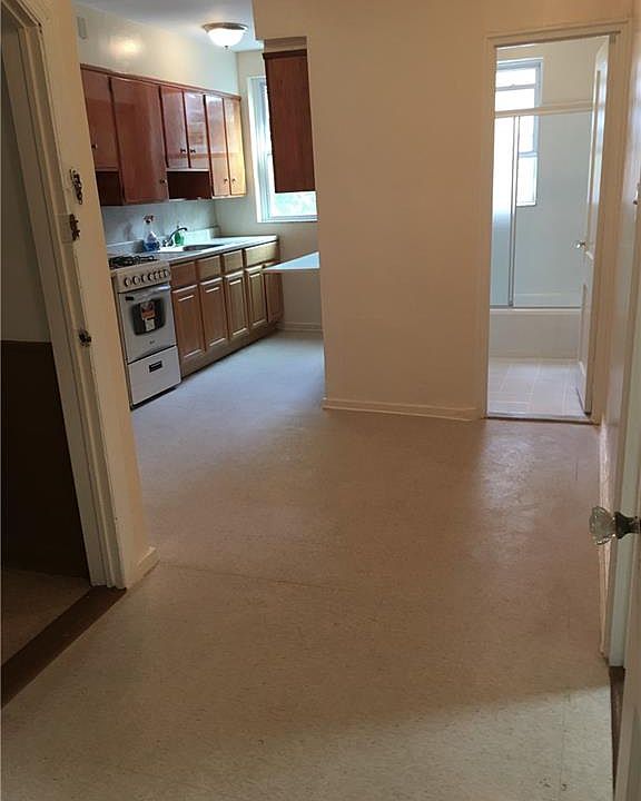 2nd image of 1224 Mace Ave
