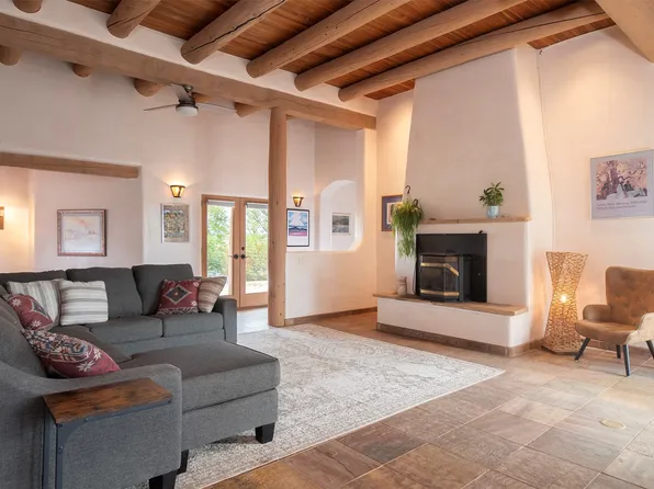 52 Bonanza Trl, Santa Fe, NM 87508