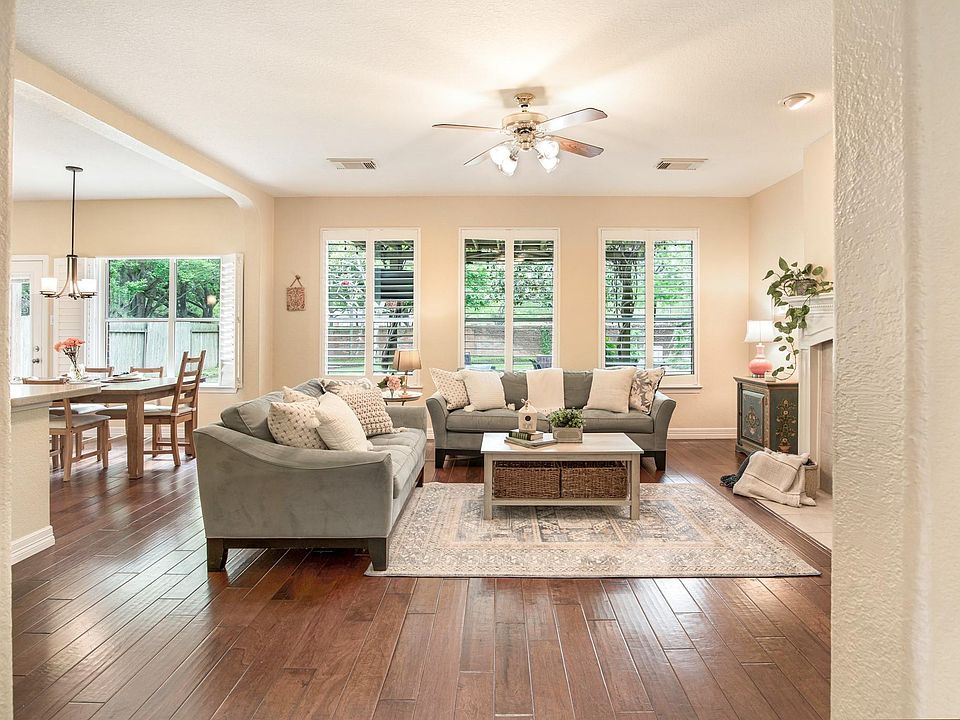 1st image of 3211 Five Oaks Dr