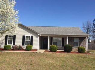 168 Waters Edge Dr, Locust Grove, GA 30248