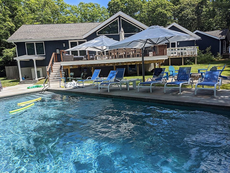 Pool area