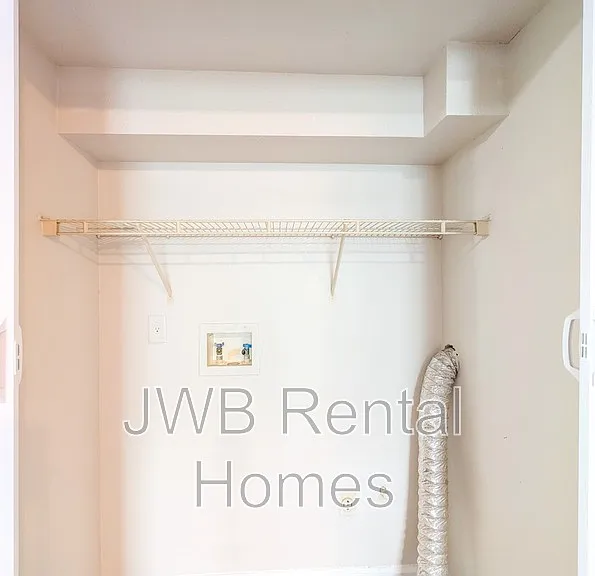 75 W 7th St — Photo 11