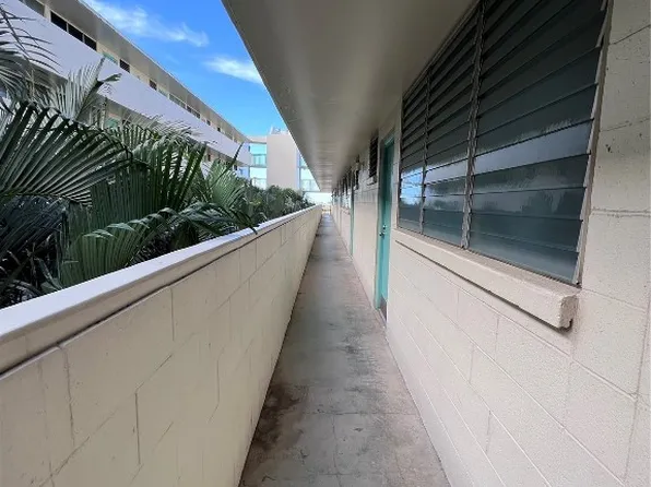 1555 Pohaku St APT B408, Honolulu, HI 96817