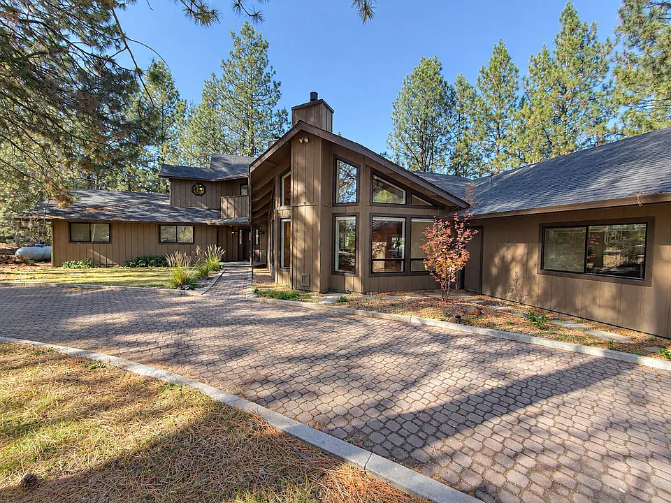60615 River Bend Dr