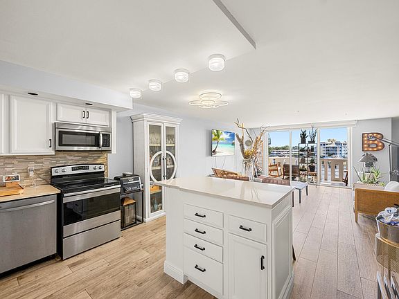 4th image of 231 E Lantana Road #402