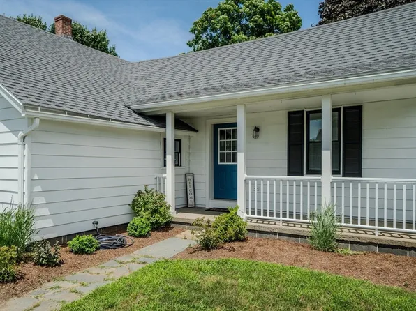 406 Russell St, Sunderland, MA 01375