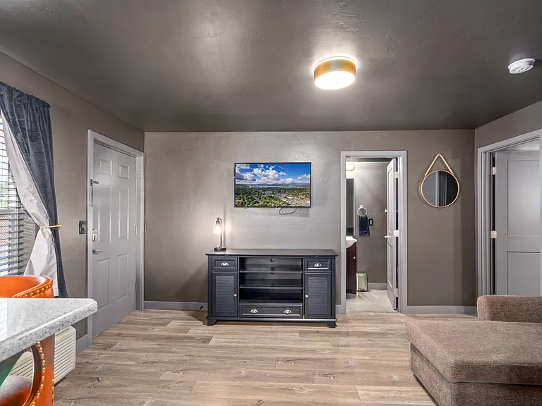 219 E Coeur Dalene Lake Dr #10 — Photo 6