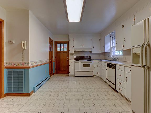 4th image of 3203 King St NE