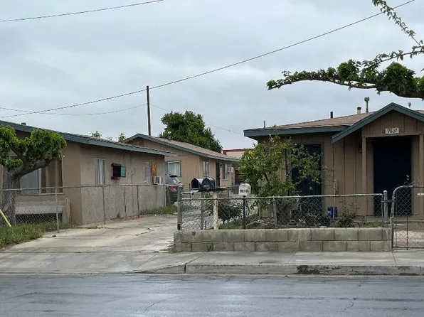 9809 Stobaugh St, Lamont, CA 93241