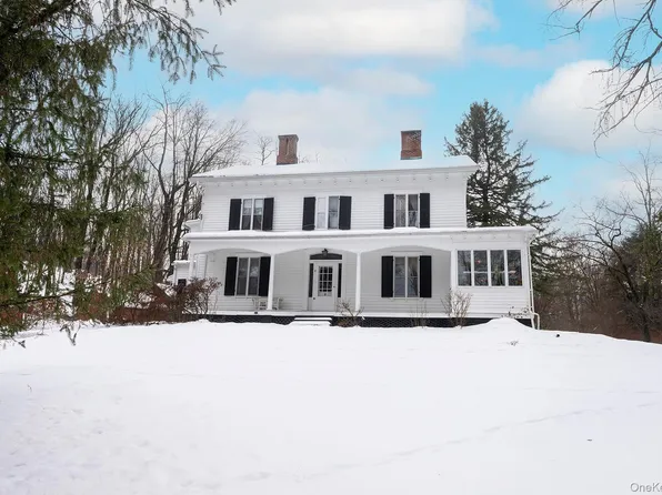 819 Van Wagner Road, Poughkeepsie, NY 12601