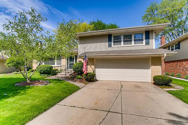 1st image of 2110 N Pinetree Dr