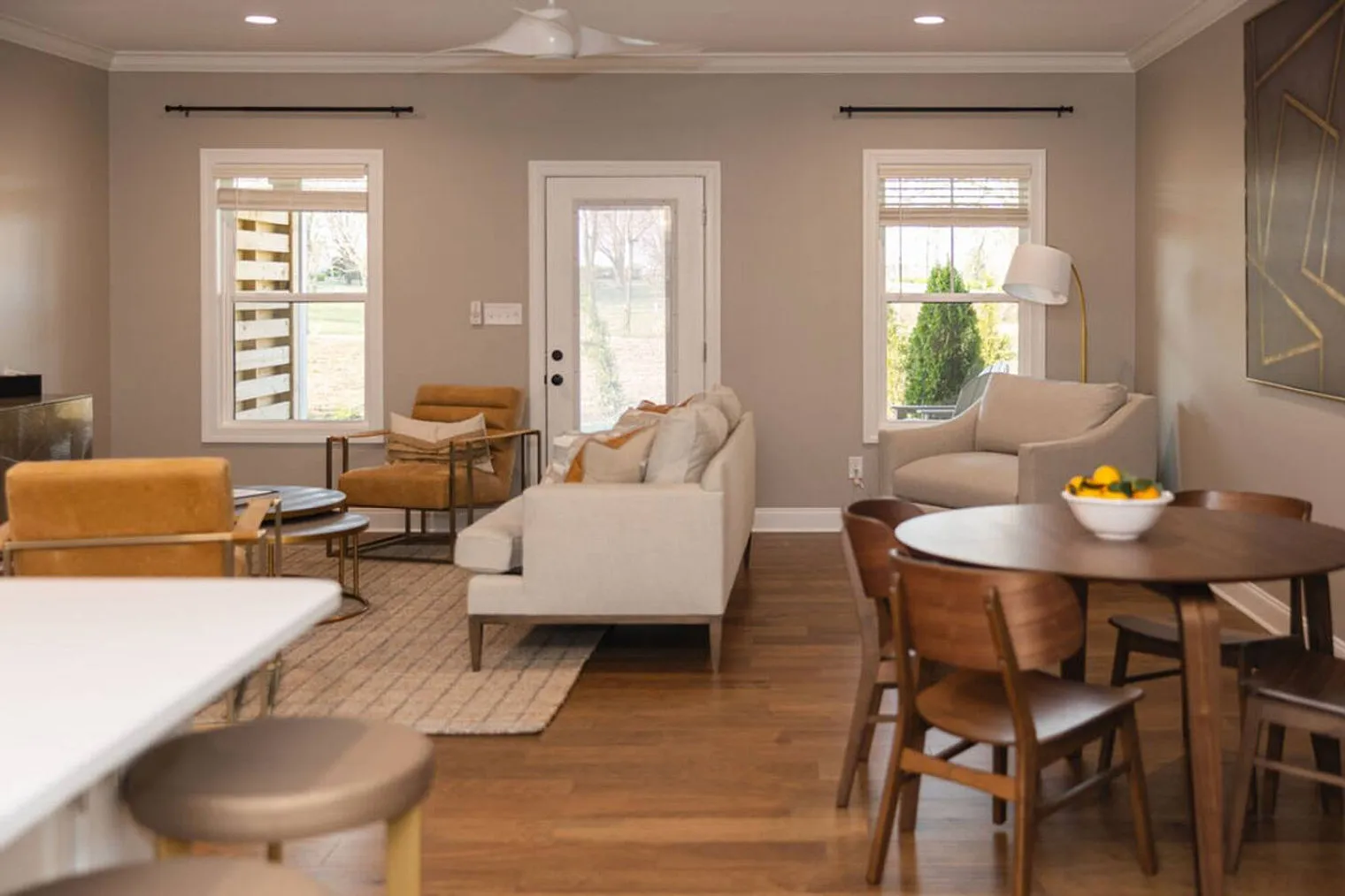 3 bed, 2.0 bath, $6,285 — Photo 2
