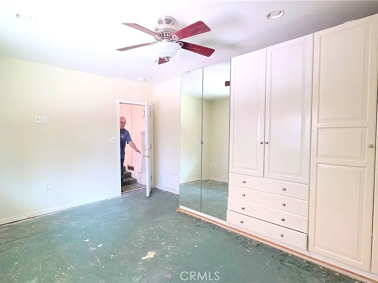 182 E Green St — Photo 22