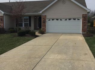 109 Fallon Villas Ct, O'Fallon, MO 63368