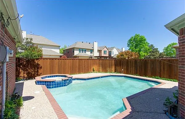 5 bed, 3377 sqft, $3,500 — Photo 2