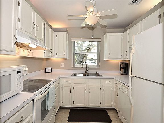 4th image of 69 Royal Oak Ct APT 107