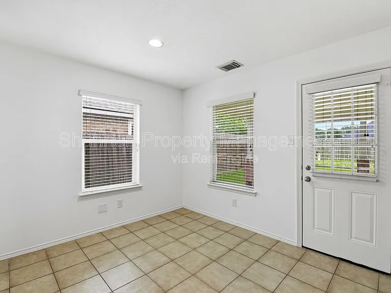 5342 Gibralter Pl — Photo 16