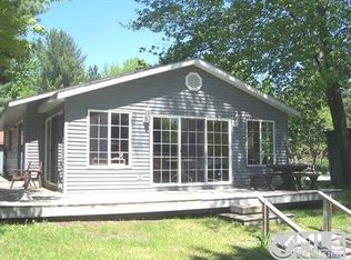 518 W River Ct, Gladwin, MI 48624