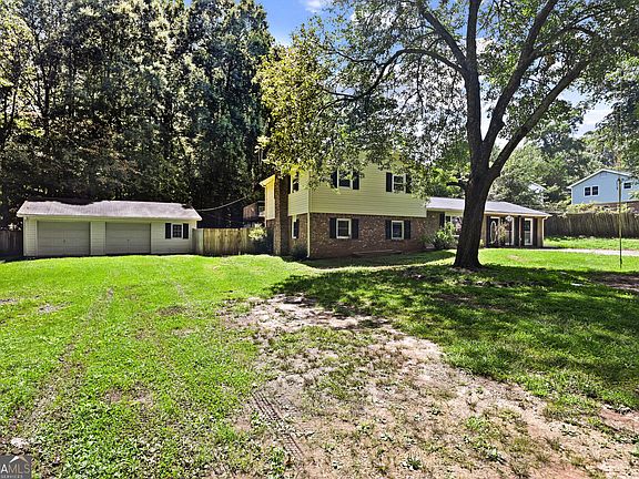 2nd image of 2933 E Howell Dr