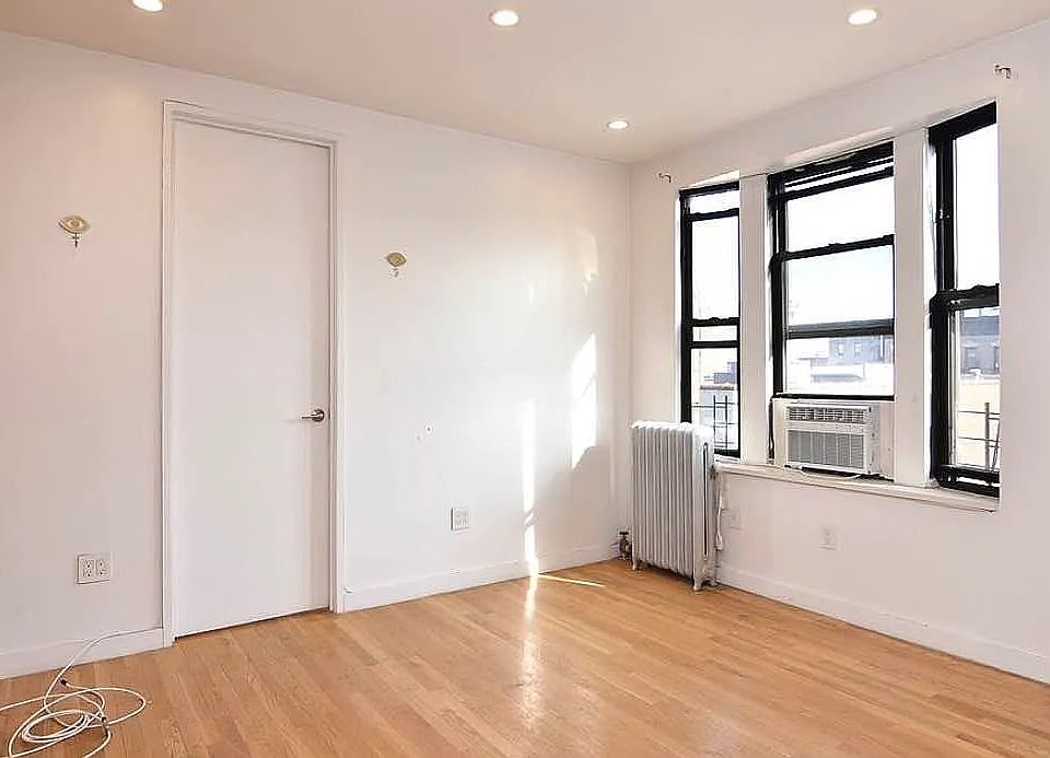 1st image of 570 W 182nd St APT 2C