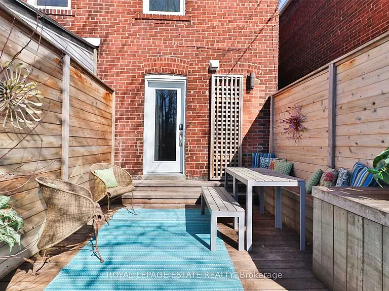 2 Rushbrooke Ave — Photo 28