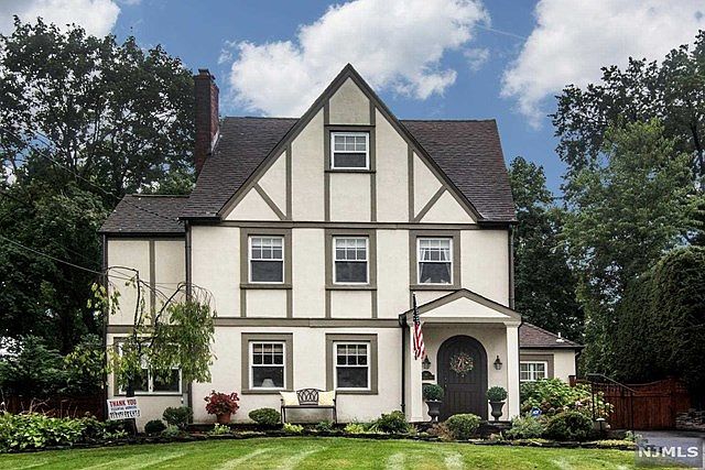 1st image of 84 Berkeley Pl