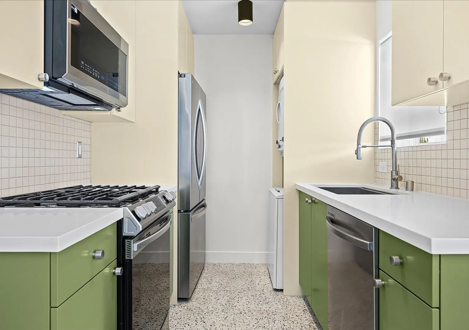 6615 Franklin Ave. — Photo 3
