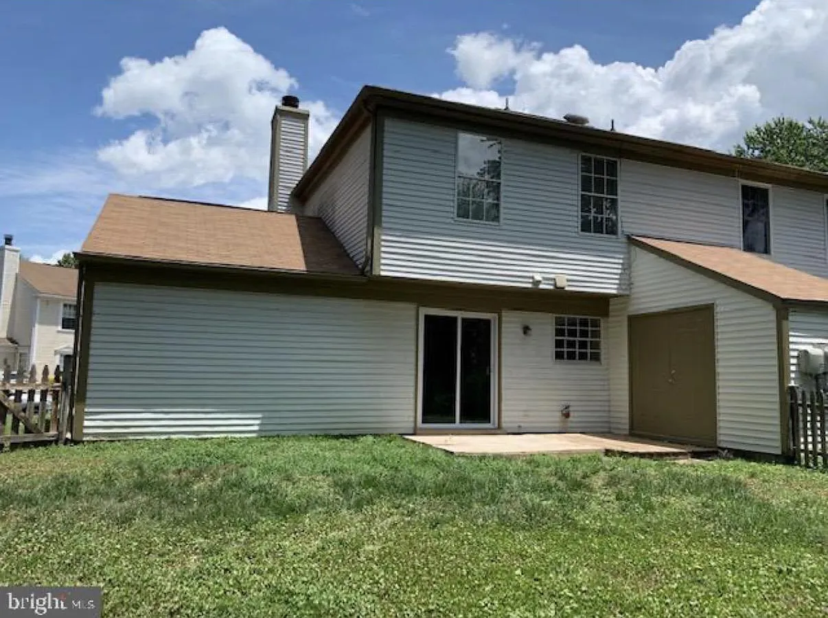 3 bed, 1.5 bath, 1182 sqft, $2,500 — Photo 3