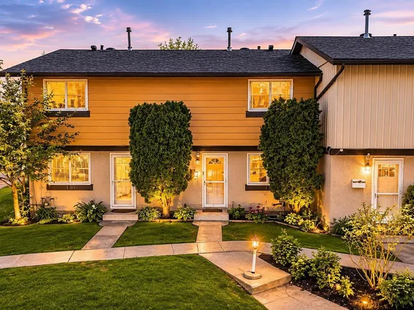 132 Woodstock NW, Edmonton, AB T5T 0H6