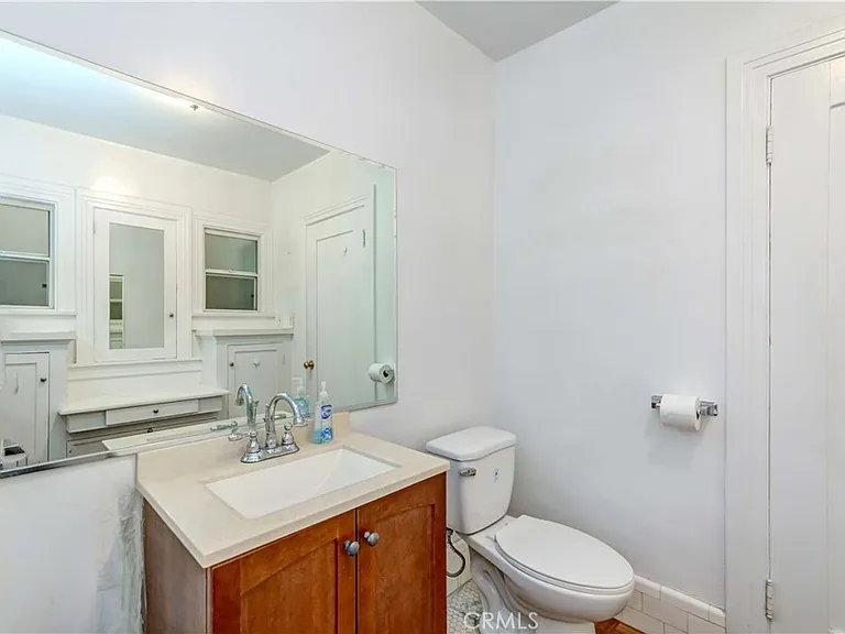 1308 S Van Ness Ave — Photo 5