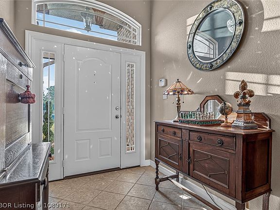 5th image of 810 Woodland Way