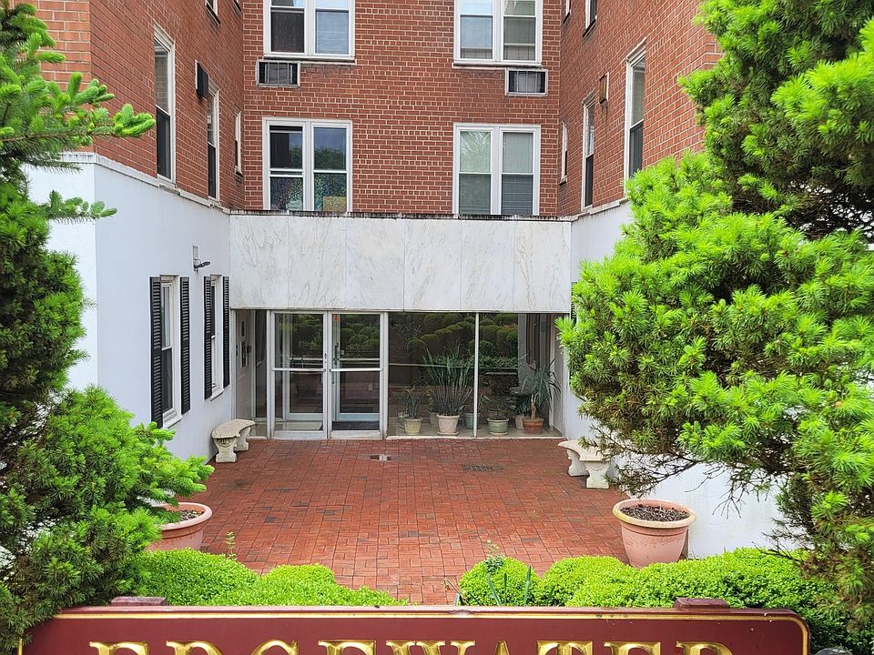 1st image of 7 4th St APT 4A