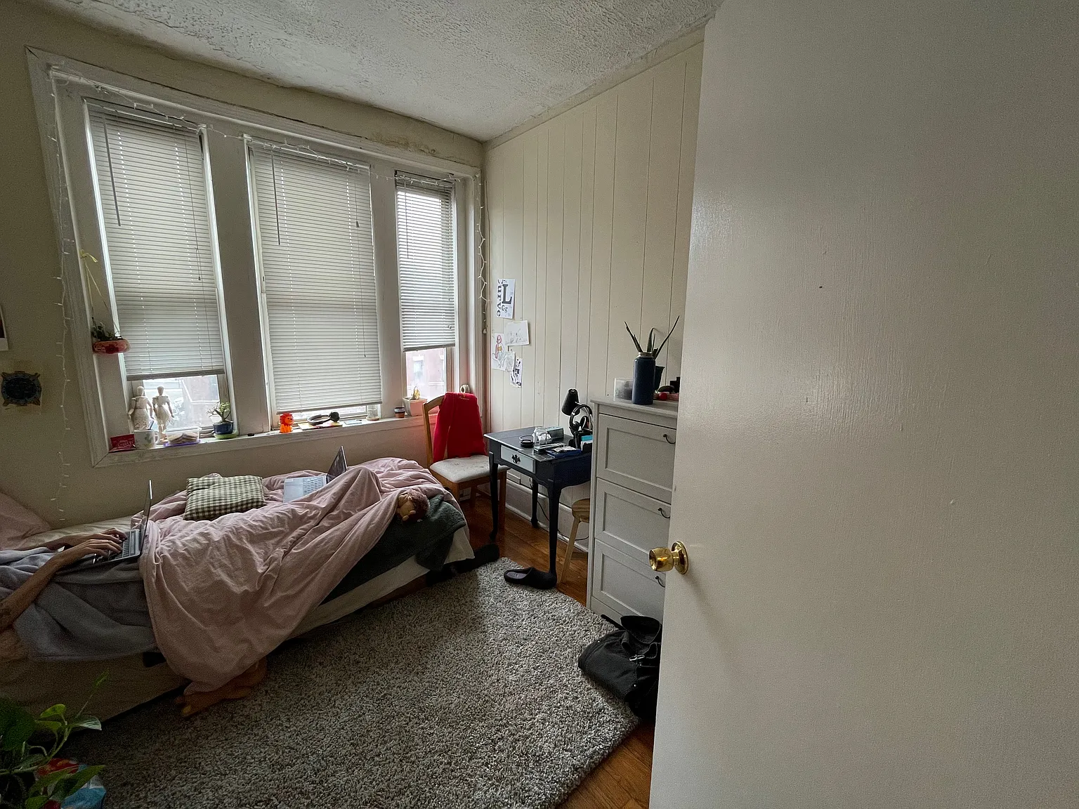 881 Huntington Ave — Photo 3