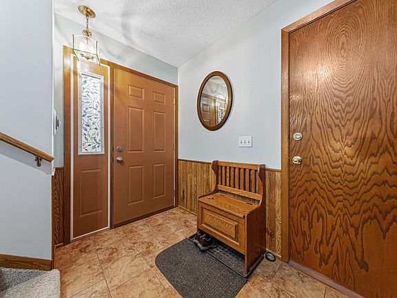 2nd image of 307 8th Ave SE