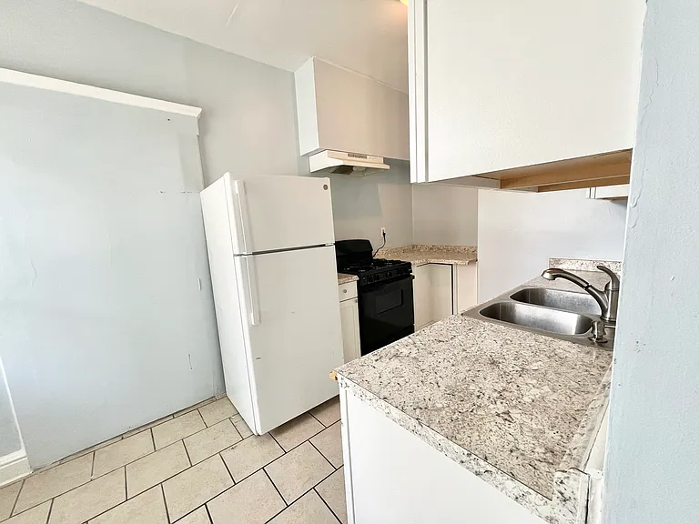 214 N 17th St #2 — Photo 8