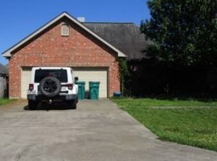 210 Colchester Dr, Broussard, LA 70518