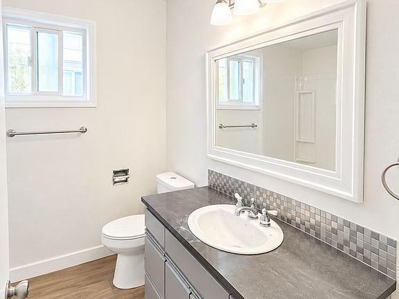 5th image of 1940 33rd Ave #1960-10