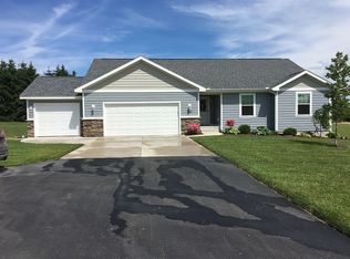 5062 Stonefield Dr, Traverse City, MI 49684