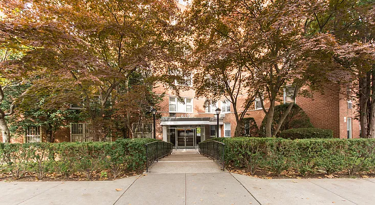 Sold by EZ Premier Realty | media 19